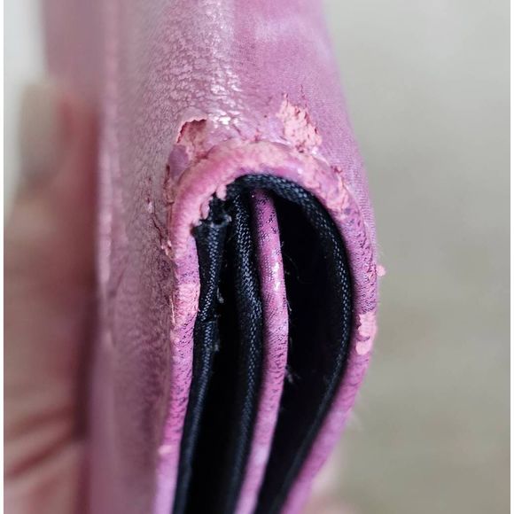 #101 Kenneth Cole Reaction envelope wallet, pink - Picture 8 of 9